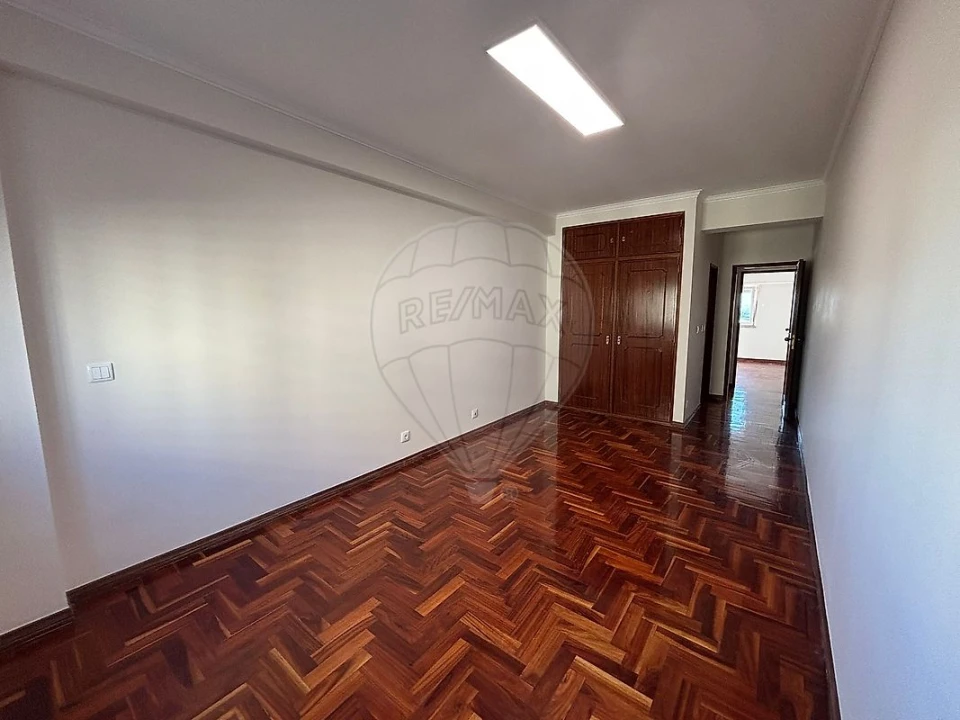 Apartamento T3 para Arrendamento em Loures Foto 17