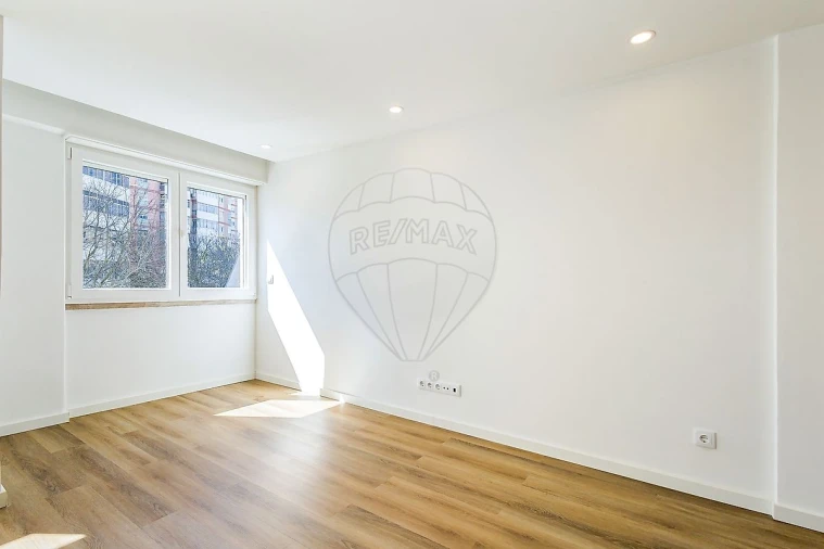 Apartamento T3 para Venda em Odivelas Foto 5