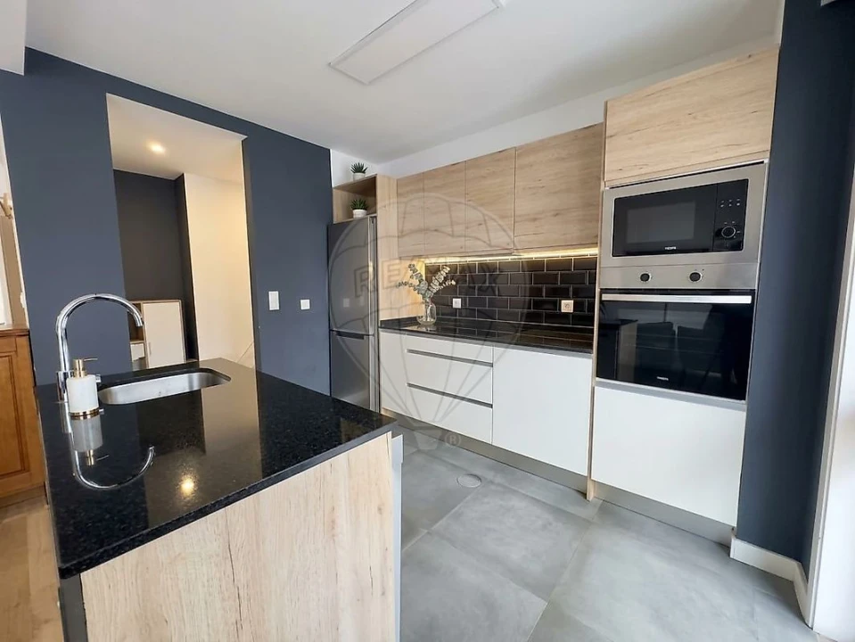 Apartamento T3 para Venda em Mafamude e Vilar do Paraíso Foto 1