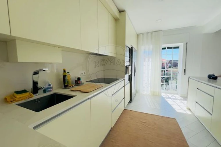 Apartamento T3 para Venda em Ericeira Foto 4