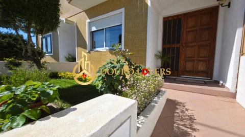 Moradia T4 para Venda em Madalena
