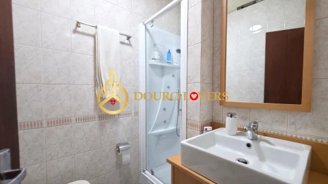 Moradia T4 para Venda em Madalena