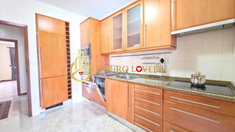 Moradia T4 para Venda em Madalena