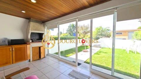 Moradia T4 para Venda em Madalena