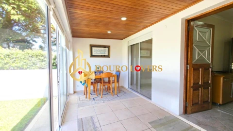 Moradia T4 para Venda em Madalena