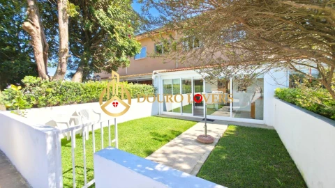 Moradia T4 para Venda em Madalena