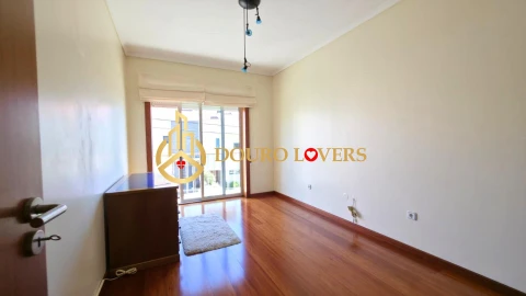 Moradia T4 para Venda em Madalena