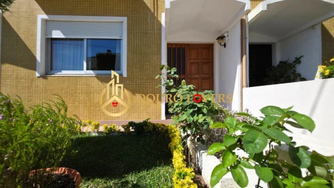Moradia T4 para Venda em Madalena