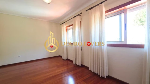 Moradia T4 para Venda em Madalena