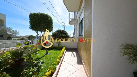 Moradia T4 para Venda em Madalena