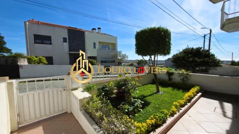 Moradia T4 para Venda em Madalena