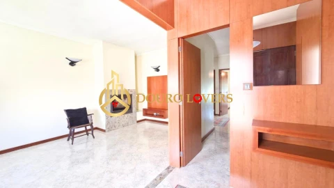 Moradia T4 para Venda em Madalena