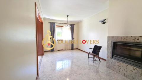 Moradia T4 para Venda em Madalena