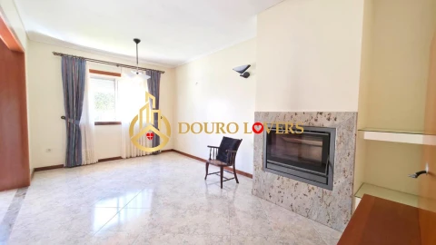 Moradia T4 para Venda em Madalena