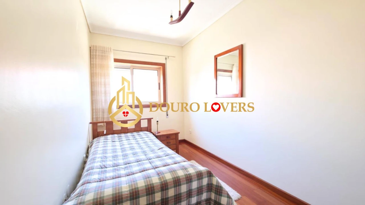 Moradia T4 para Venda em Madalena Foto 27