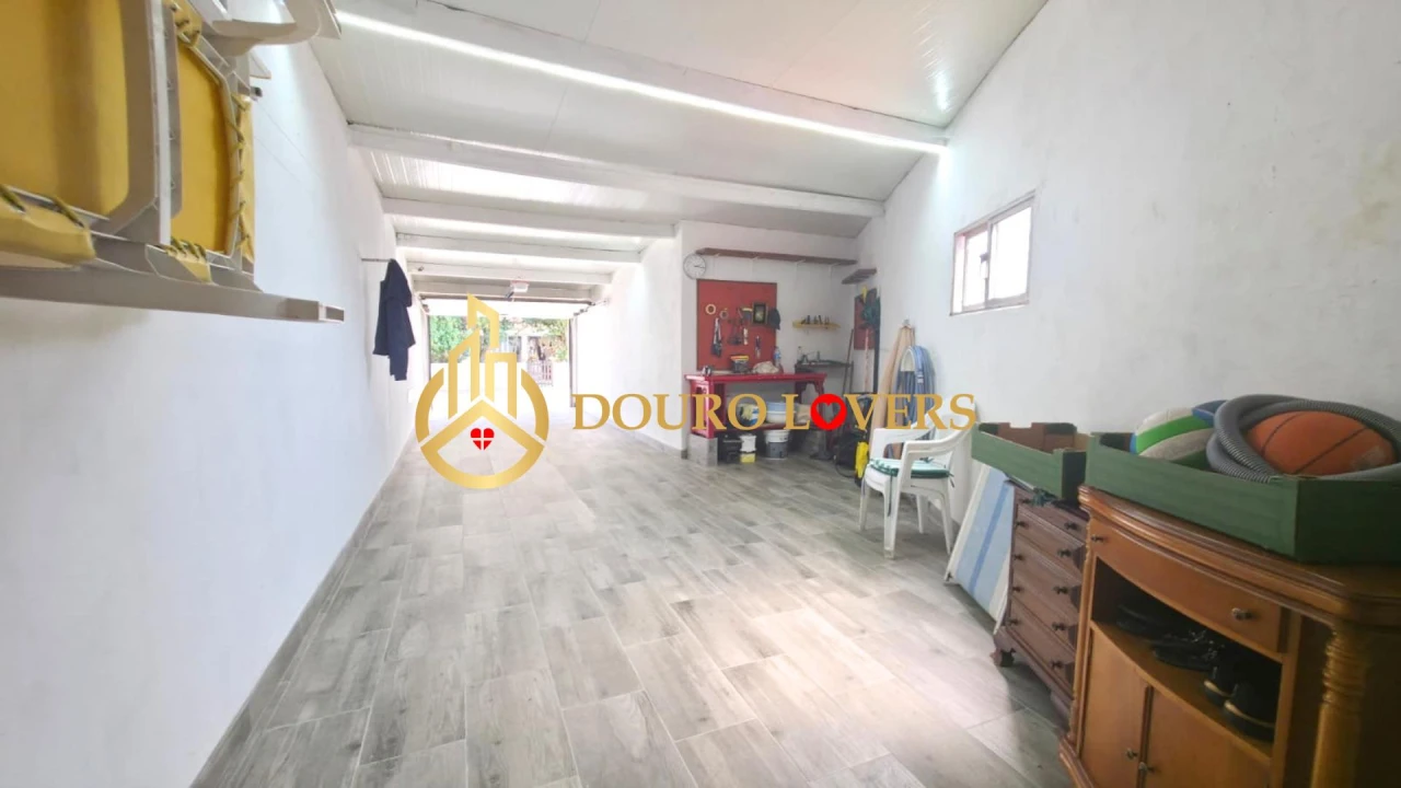 Moradia T4 para Venda em Madalena Foto 38