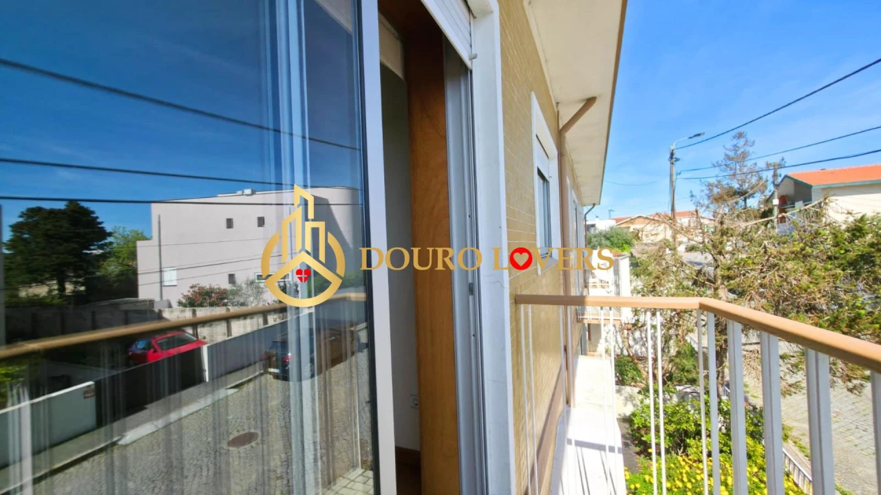 Moradia T4 para Venda em Madalena Foto 32