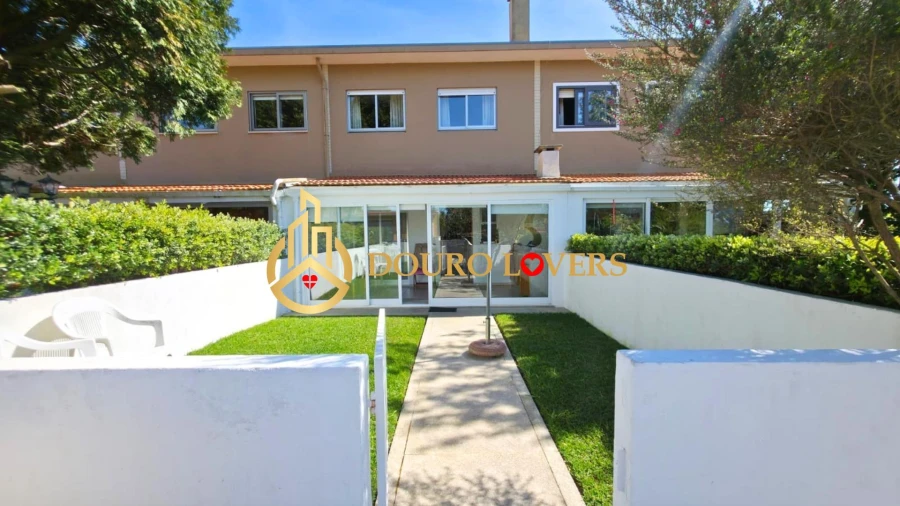 Moradia T4 para Venda em Madalena Foto 19