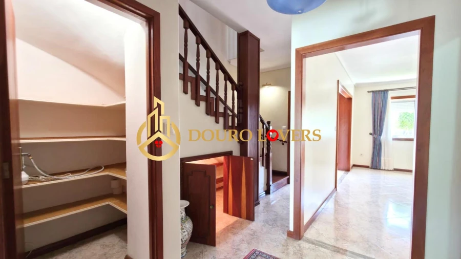 Moradia T4 para Venda em Madalena Foto 12