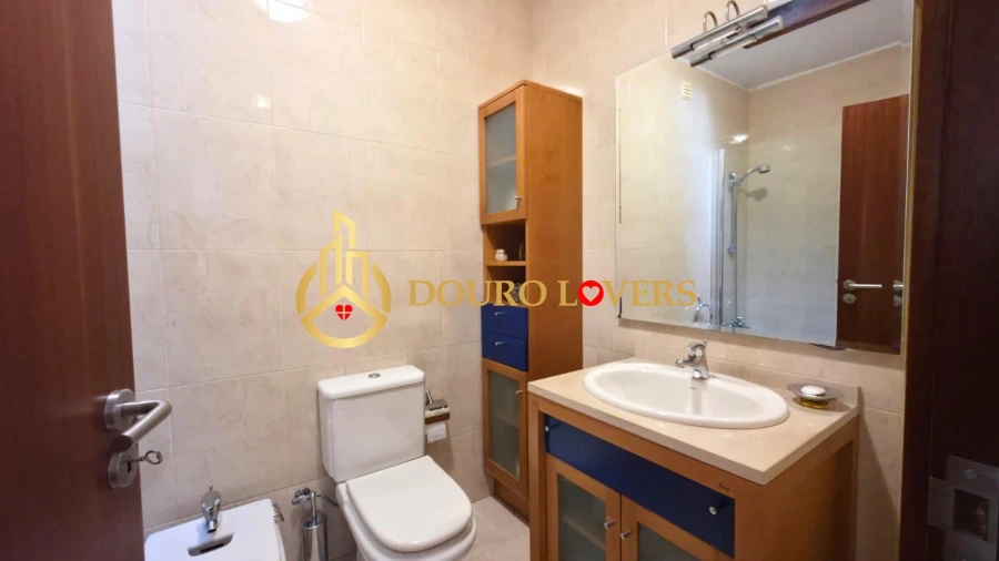 Moradia T4 para Venda em Madalena Foto 25