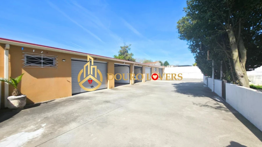 Moradia T4 para Venda em Madalena Foto 37