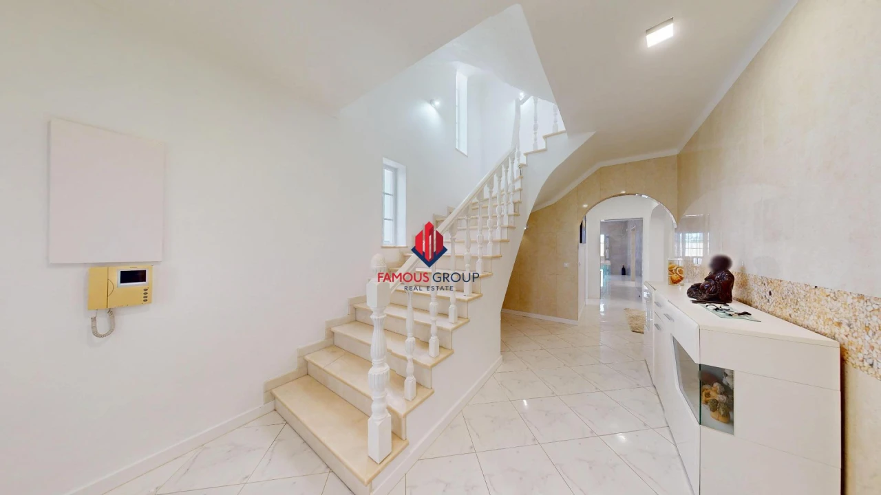 Moradia T4 para Venda em Lagoa e Carvoeiro Foto 32