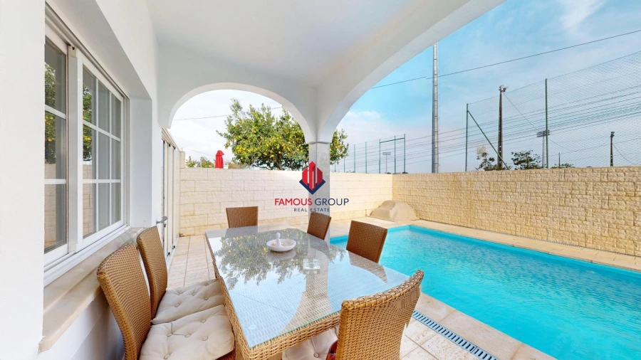 Moradia T4 para Venda em Lagoa e Carvoeiro Foto 1