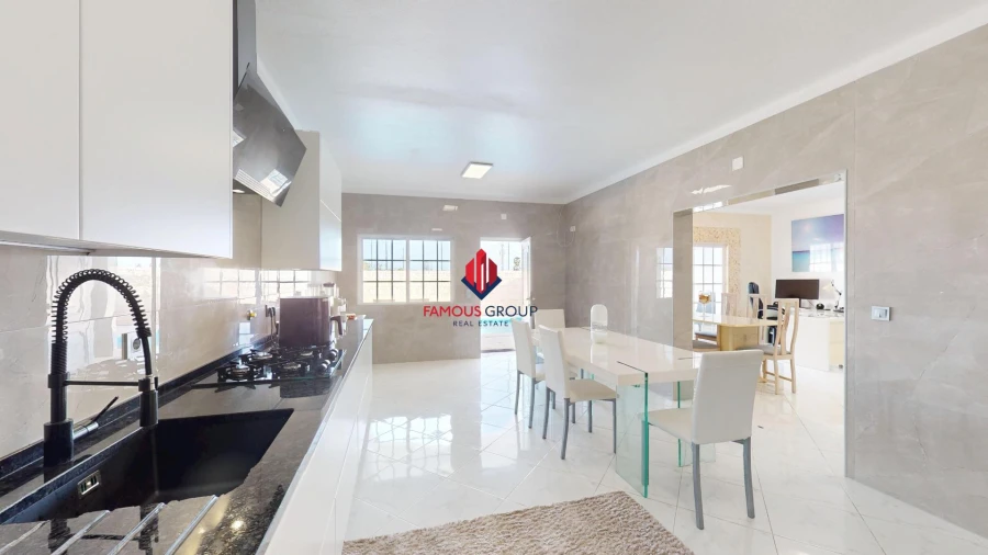 Moradia T4 para Venda em Lagoa e Carvoeiro Foto 6