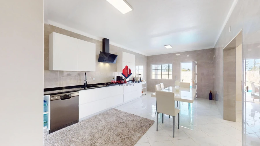 Moradia T4 para Venda em Lagoa e Carvoeiro Foto 7