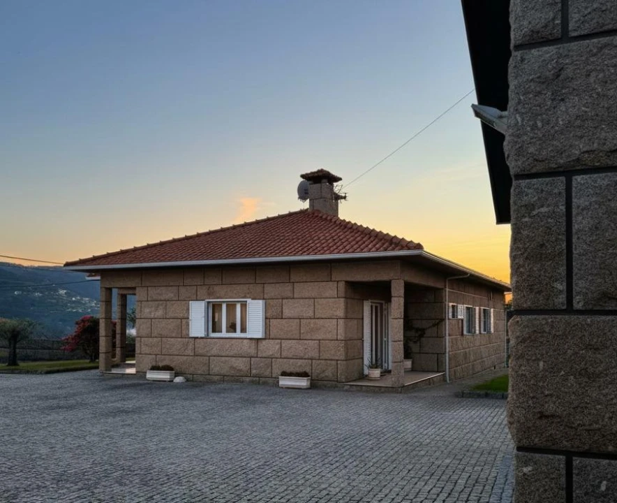 Moradia T3 para Venda em São Cipriano Foto 2