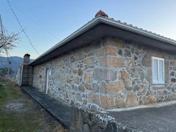 Moradia T3 para Venda em São Cipriano