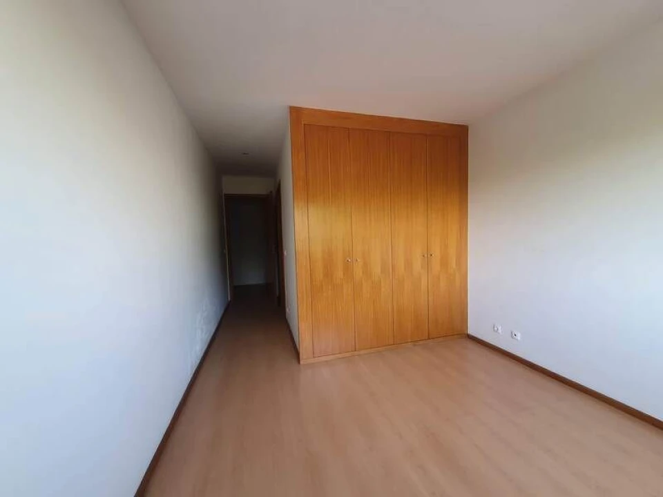 Apartamento T3 para Venda em Moreira Foto 6