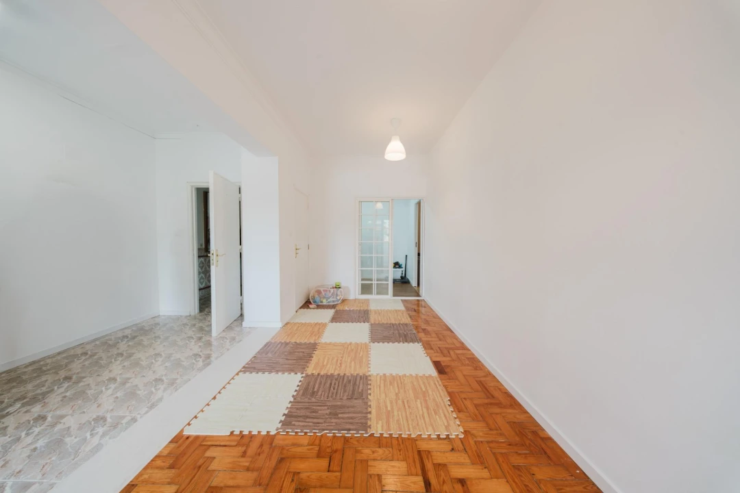 Apartamento T3 para Venda em Póvoa de Santo Adrião e Olival Basto Foto 2