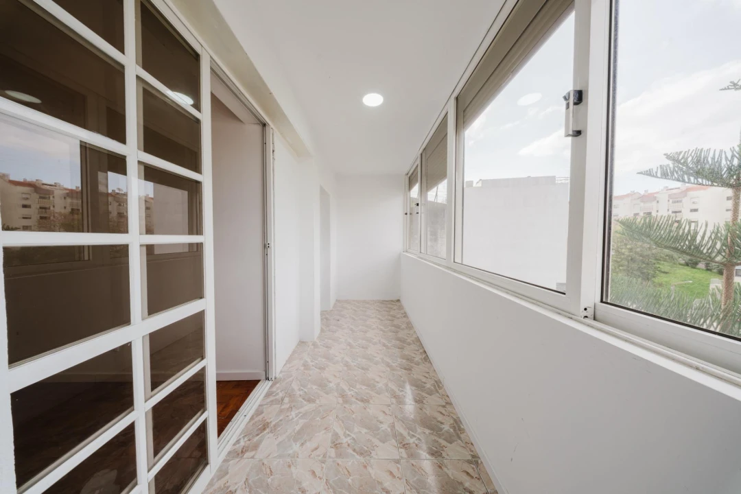 Apartamento T3 para Venda em Póvoa de Santo Adrião e Olival Basto Foto 3