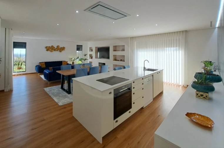 Moradia T4 para Venda em Aver-O-Mar, Amorim e Terroso Foto 5