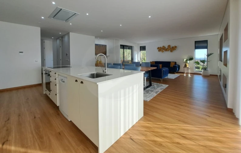 Moradia T4 para Venda em Aver-O-Mar, Amorim e Terroso Foto 6