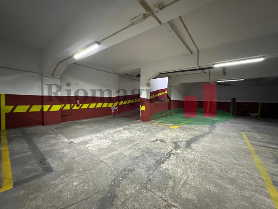 Negócio para Arrendamento em Benfica Foto 1