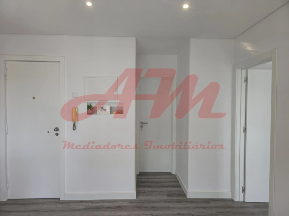 Apartamento T1 para Venda em Venteira Foto 4