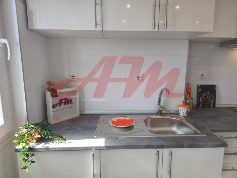 Apartamento T1 para Venda em Venteira Foto 5