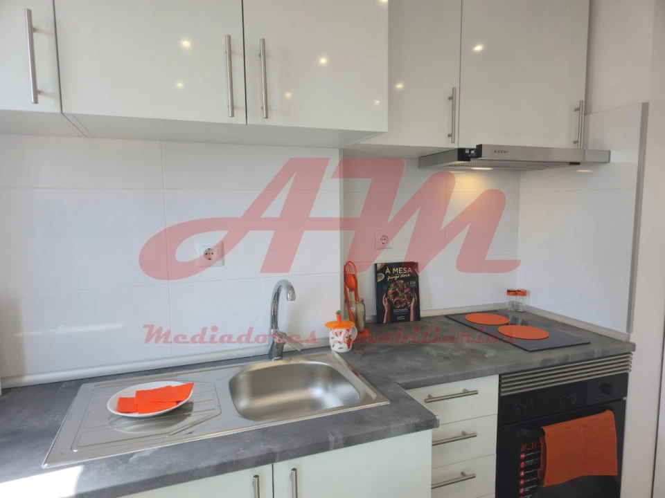 Apartamento T1 para Venda em Venteira Foto 7