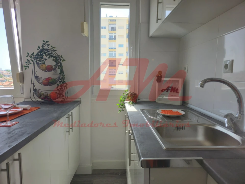 Apartamento T1 para Venda em Venteira Foto 9