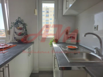 Apartamento T1 para Venda em Venteira