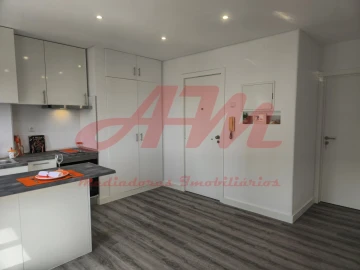 Apartamento T1 para Venda em Venteira