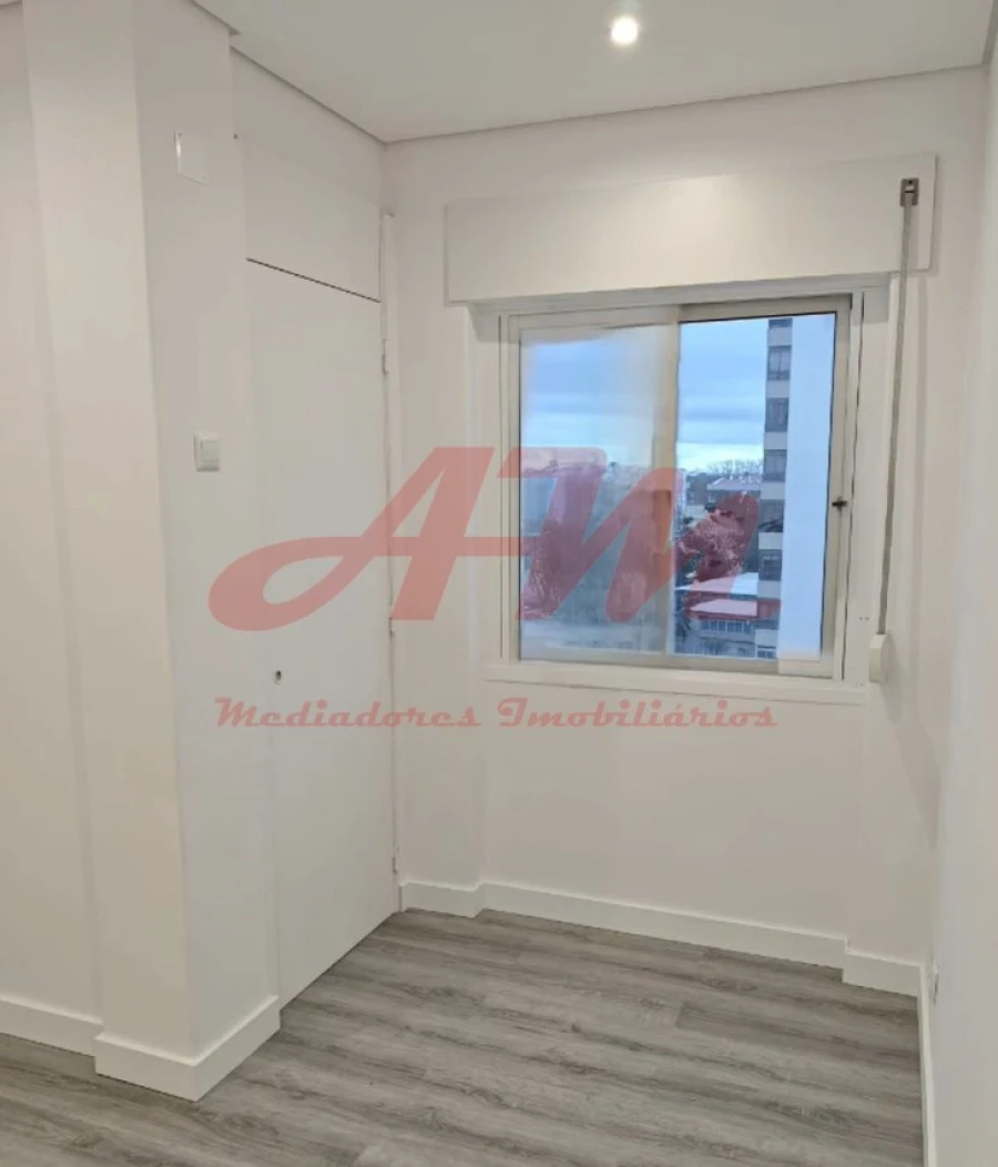 Apartamento T1 para Venda em Venteira Foto 8