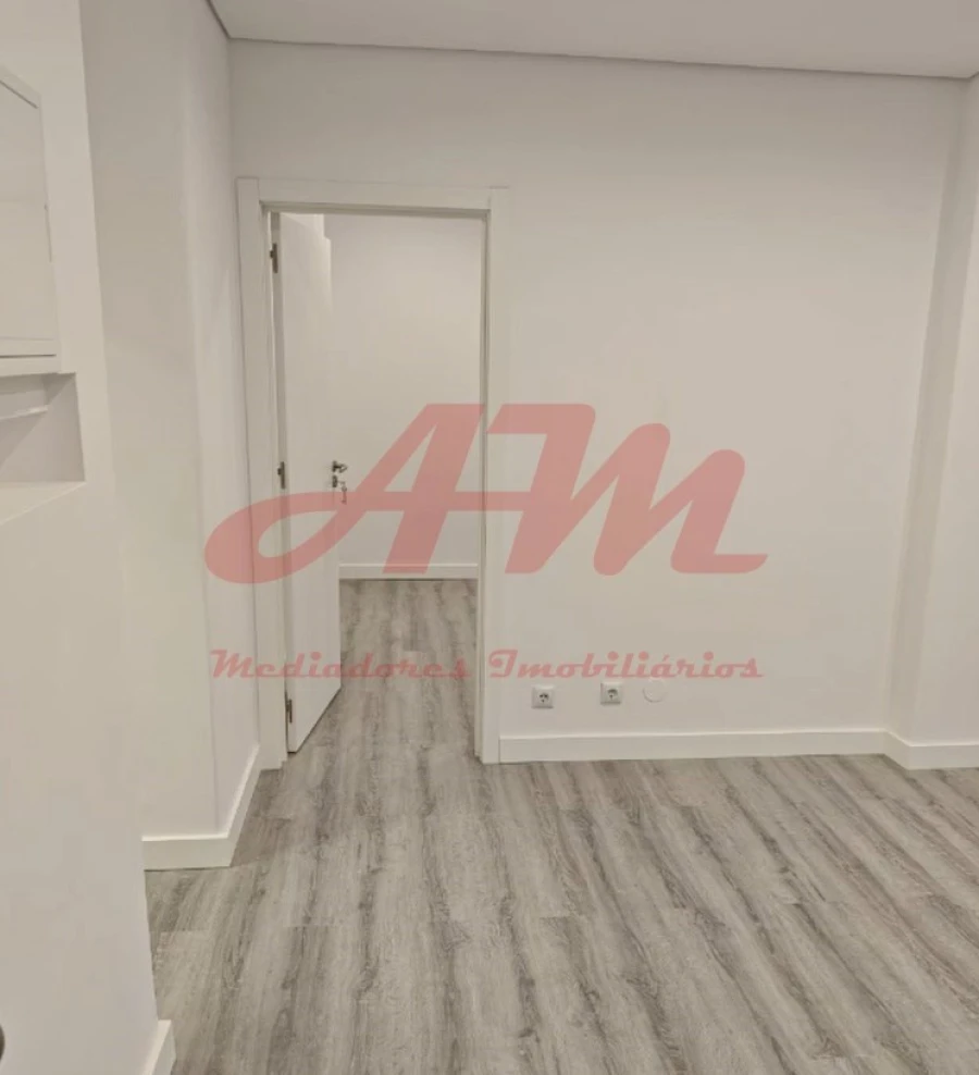 Apartamento T1 para Venda em Venteira Foto 10