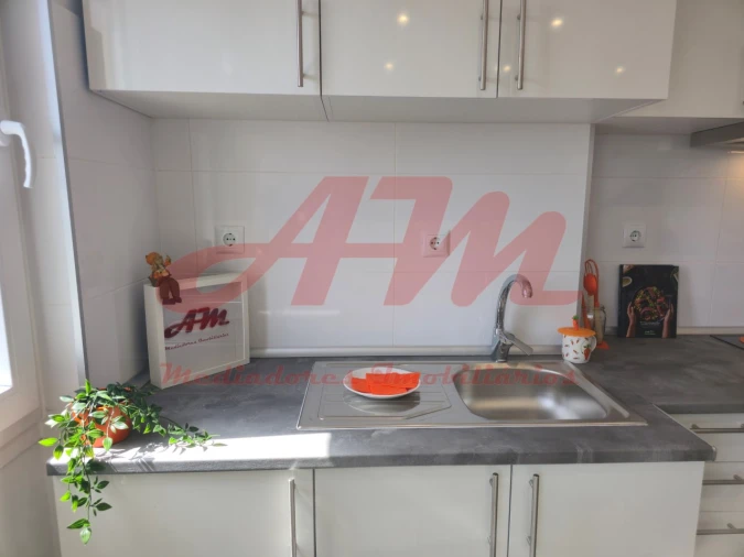 Apartamento T1 para Venda em Venteira Foto 5