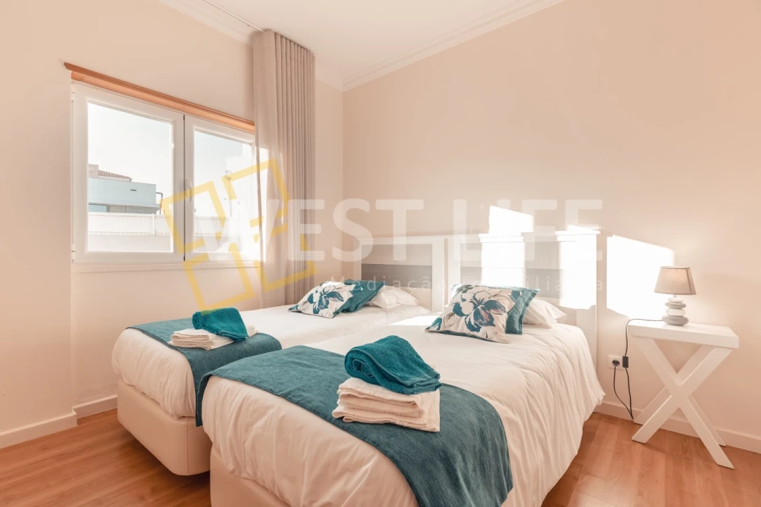 Moradia T7 para Venda em Silveira Foto 10