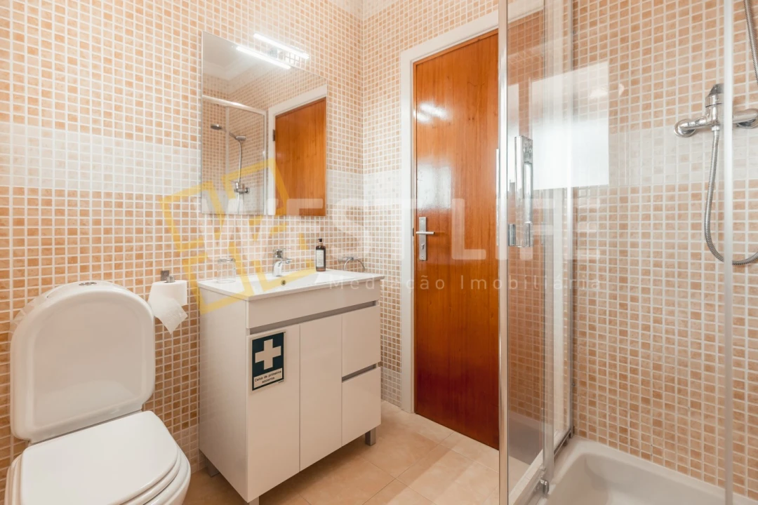 Moradia T7 para Venda em Silveira Foto 23