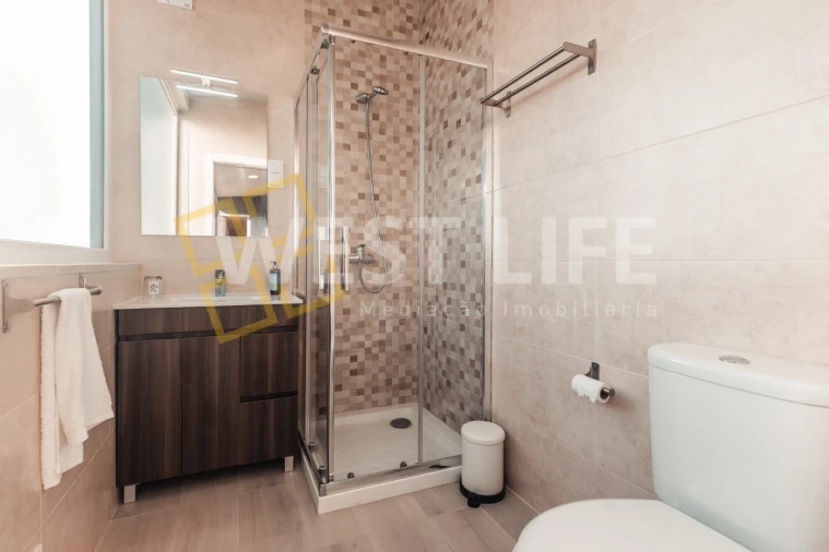 Moradia T7 para Venda em Silveira Foto 9