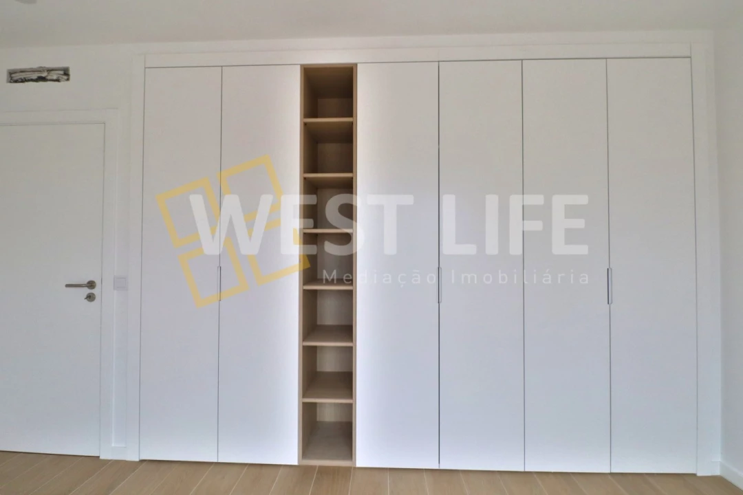 Moradia T4 para Venda em Silveira Foto 9